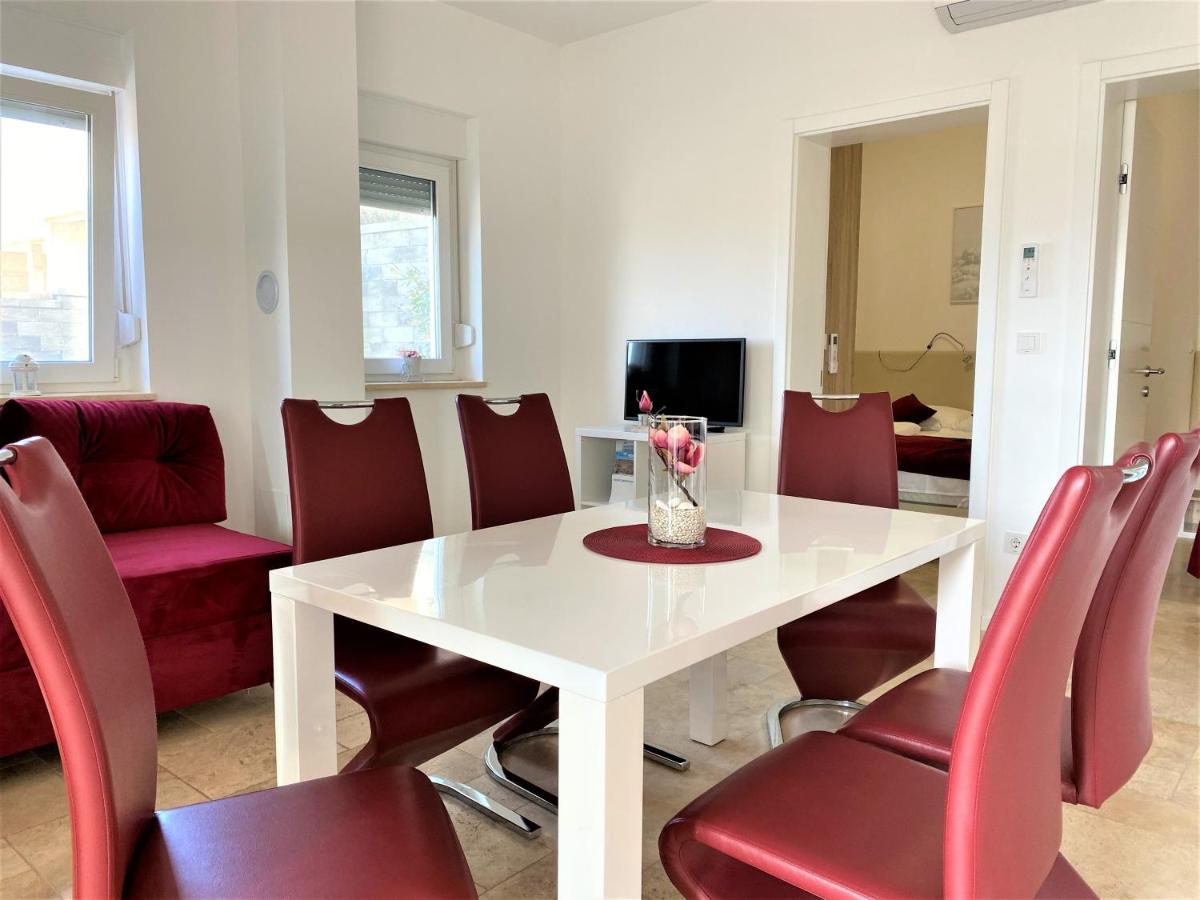 Villa M - Your Business & Holiday Apartment In Šibenik Eksteriør bilde