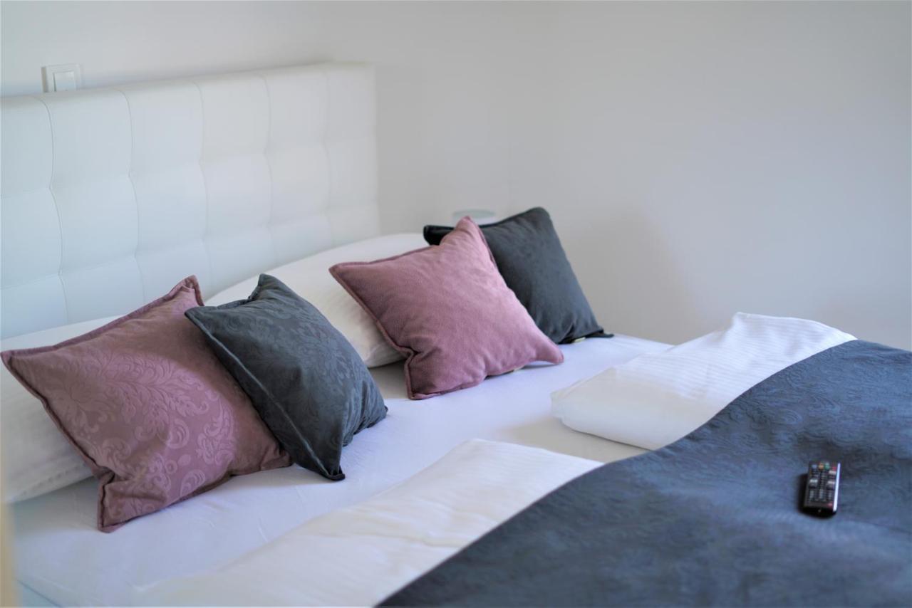 Villa M - Your Business & Holiday Apartment In Šibenik Eksteriør bilde