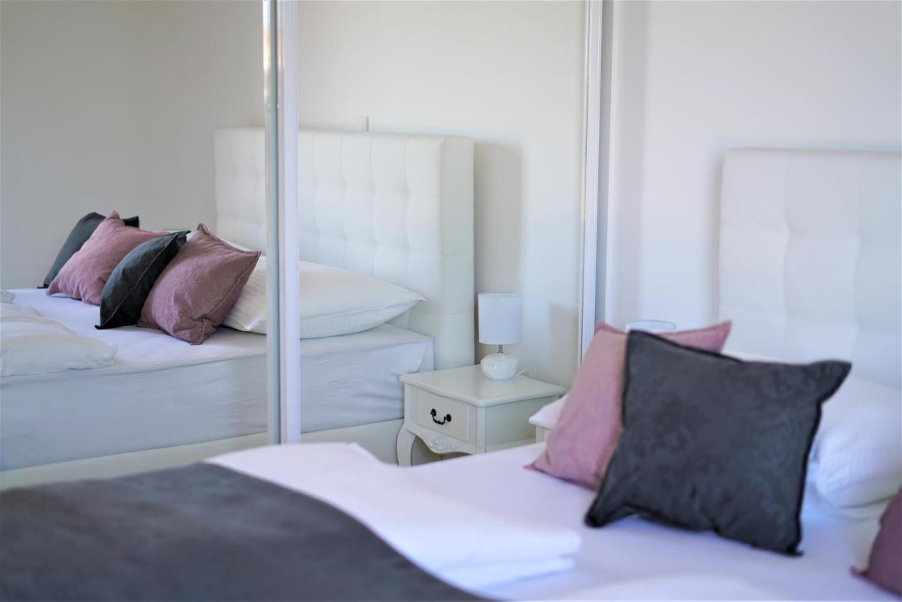 Villa M - Your Business & Holiday Apartment In Šibenik Eksteriør bilde